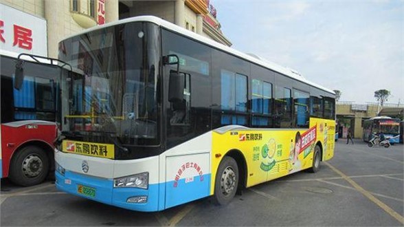 公交車身及車內(nèi)廣告火爆招租，滿城跑的廣告靜待與您攜手共贏